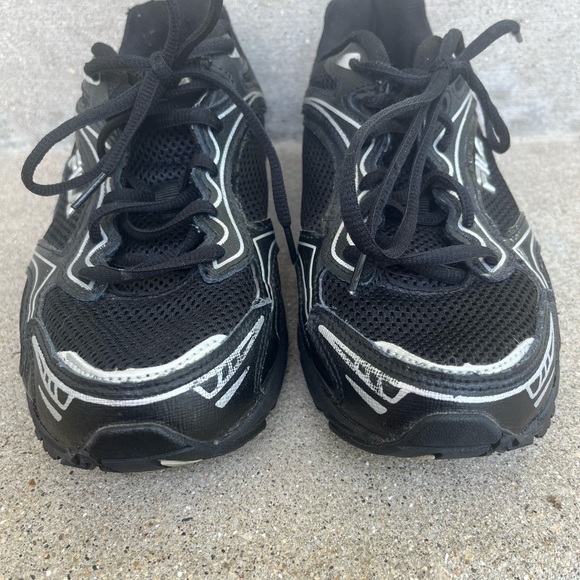 Womens Black Fila Low top sneakers - Picture 3 of 5